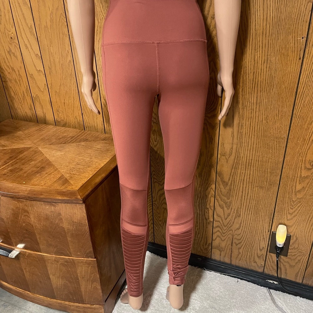 ALO" Yoga Moto Leggings -High Waist - Picture 5 of 16